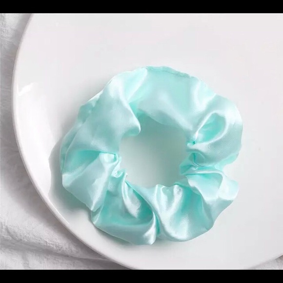 Scrunchies - Picture 4 of 8
